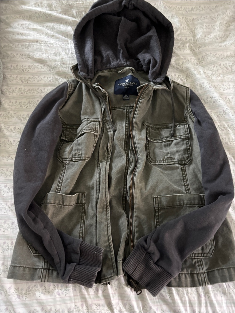Y2K American Eagle sweatshirt
